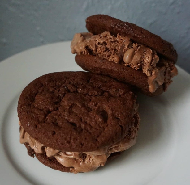 Chocolate Peanut Butter Ice Cream Sammie