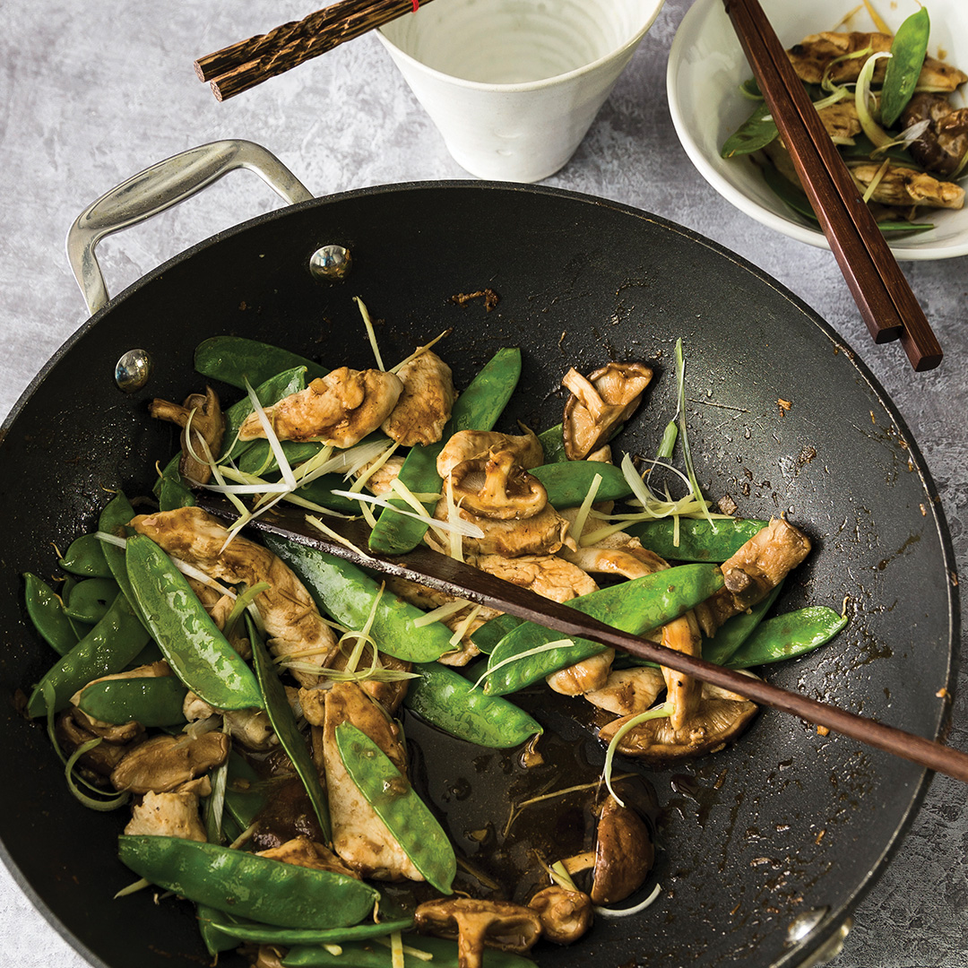 Stir-Fry Chicken with Snow Peas and Mushrooms